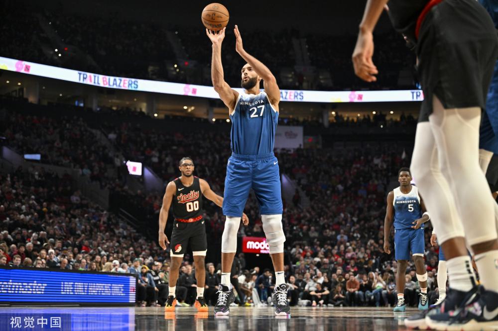 方硕总决赛场均2分命中率10% 许利民用他实属无奈