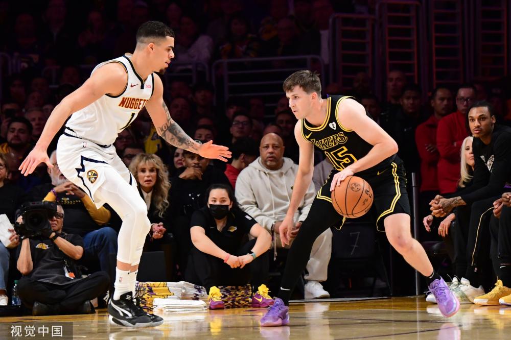 场上的专注 场上的专注