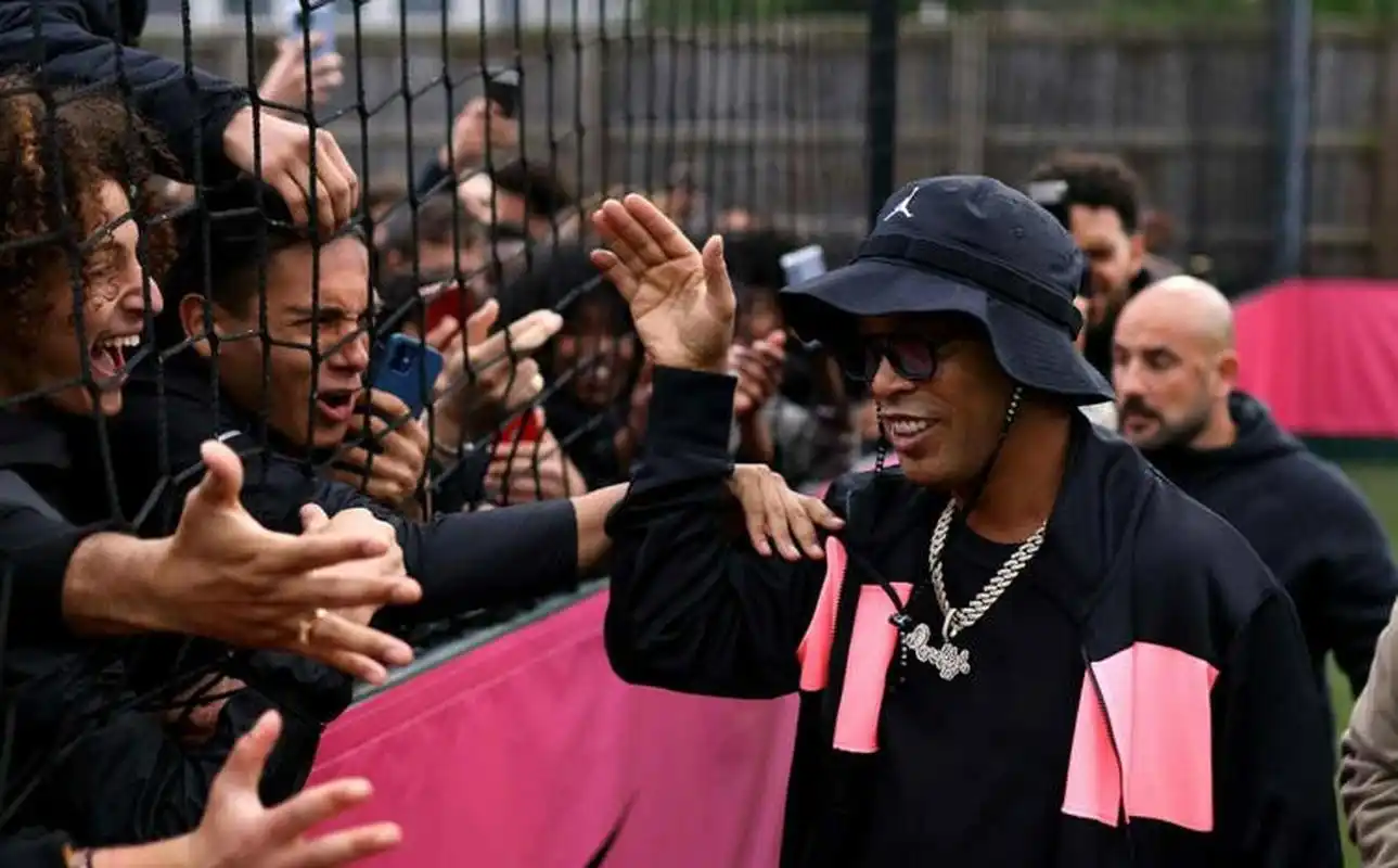 尤其是在办 尤其是在办