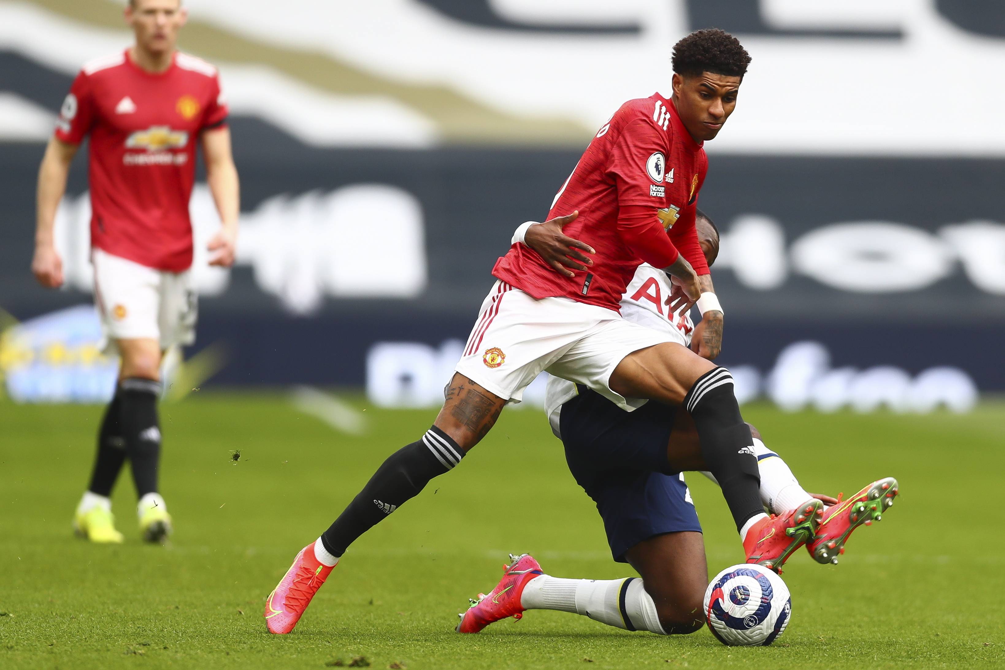 德甲-萨内替补破门乌尔比希送礼 拜仁1-1柏林联.